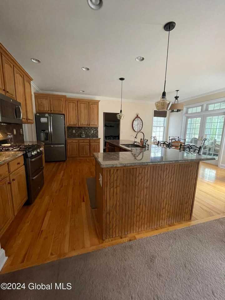 8 Paddington Dr - Photo 2 of 14