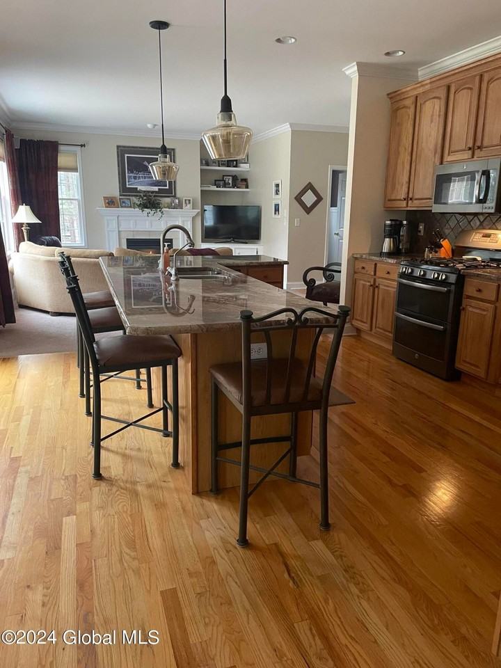 8 Paddington Dr - Photo 3 of 14