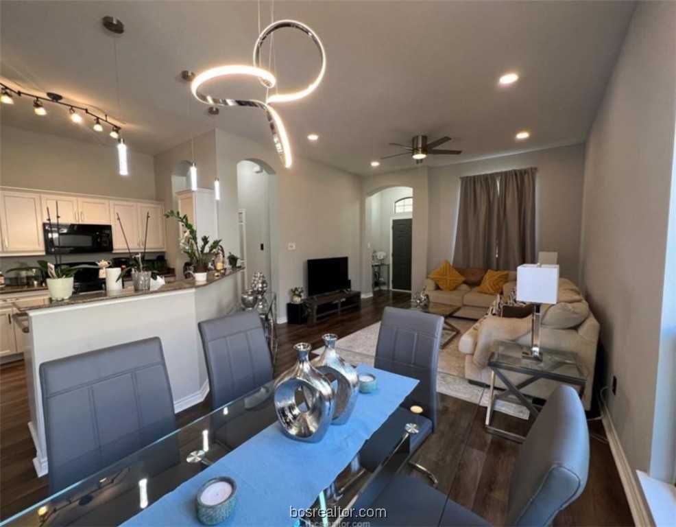 265 Fieldstone Pl - Photo 3 of 11