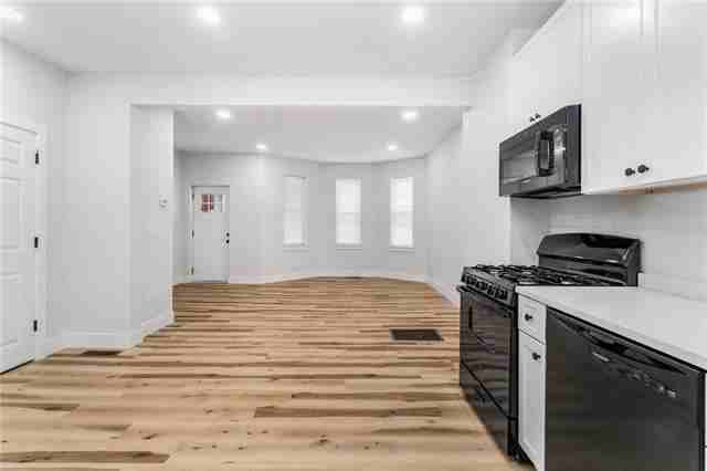 487 W Berwick St ##1 - Photo 3 of 11