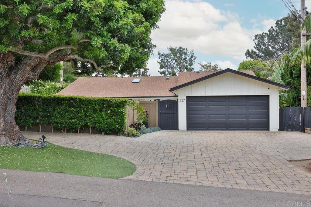 527 Orchid Ln - Photo 2 of 45