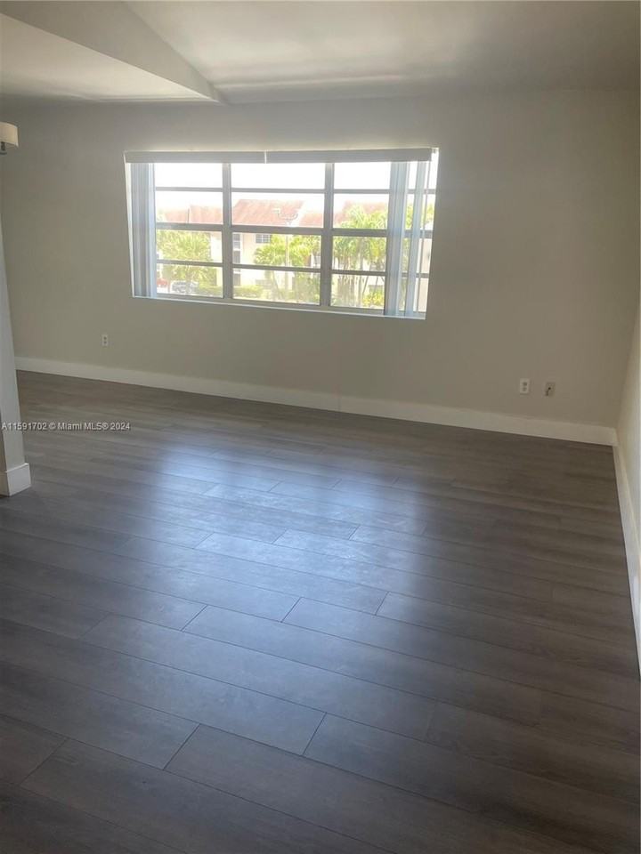 15295 Sw 107th Ln - Photo 2 of 6