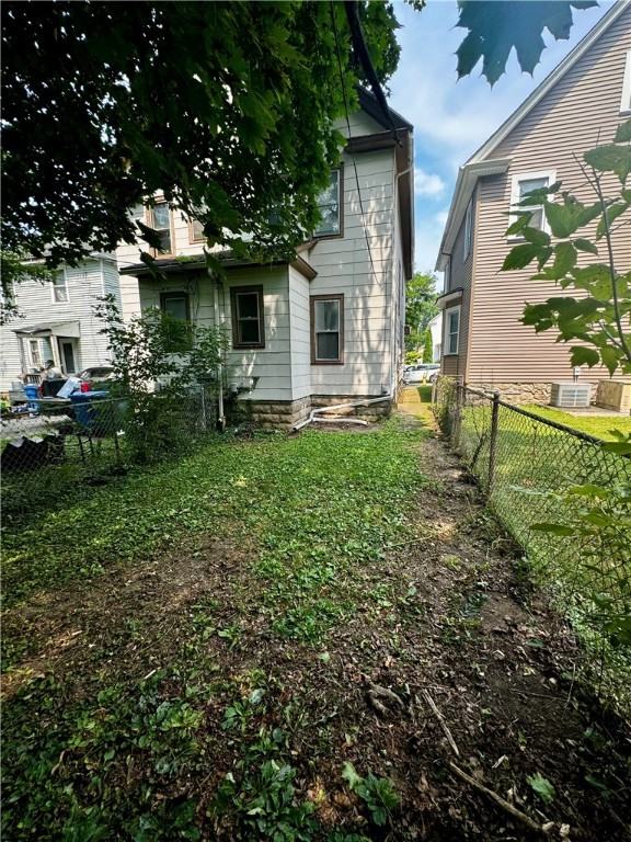 55 Sycamore St - Photo 3 of 16