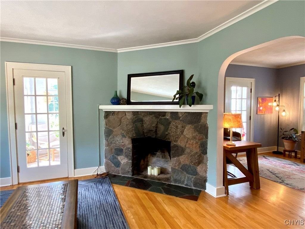 231 Wellington Rd - Photo 5 of 48