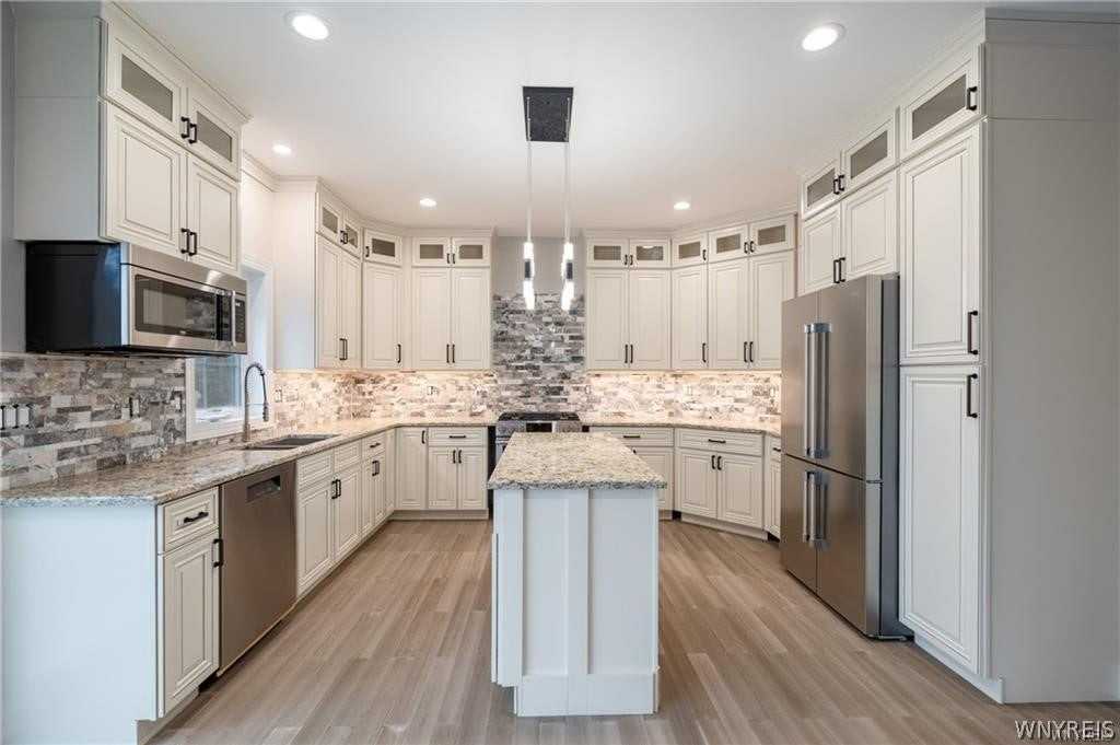 5575 Thompson Rd - Photo 3 of 44