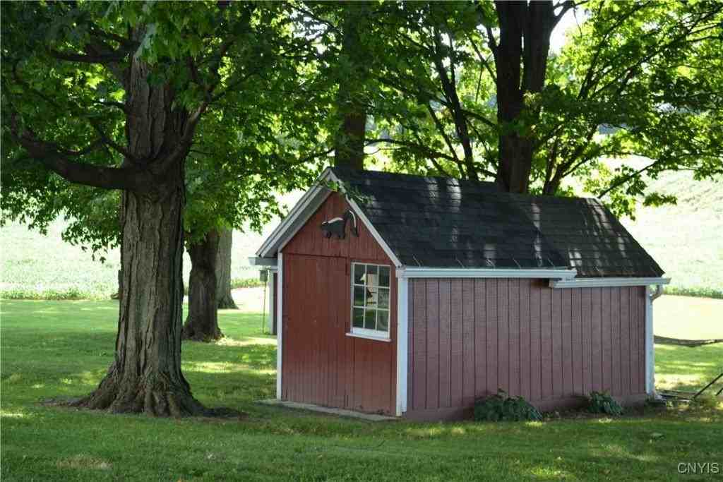 2277B Weeks Rd - Photo 3 of 15