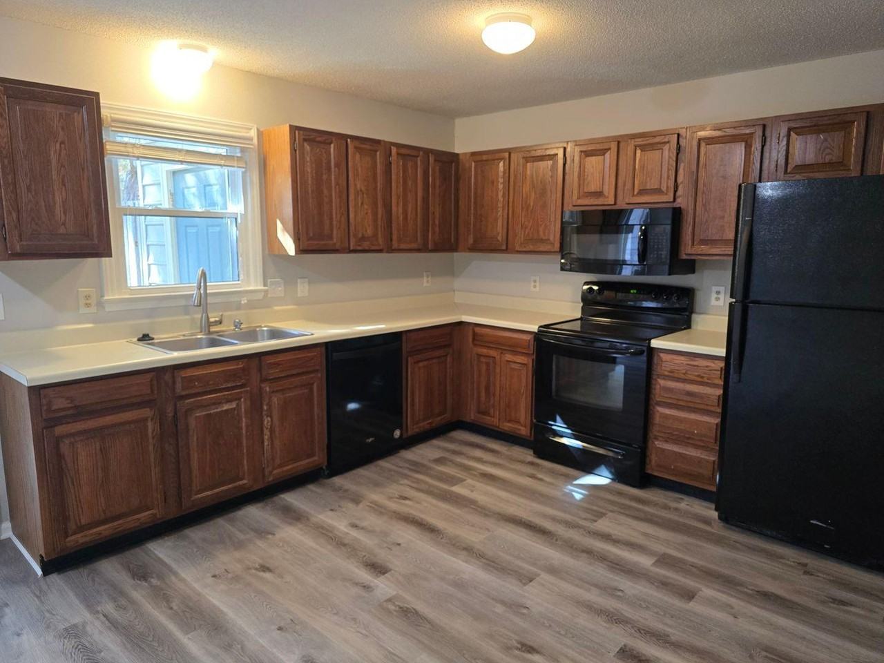 6755 Chauncey Dr - Photo 4 of 19