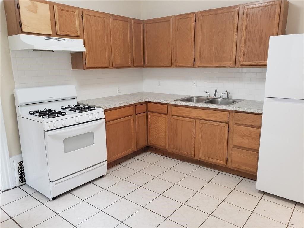 38 Berkshire St - Photo 2 of 11