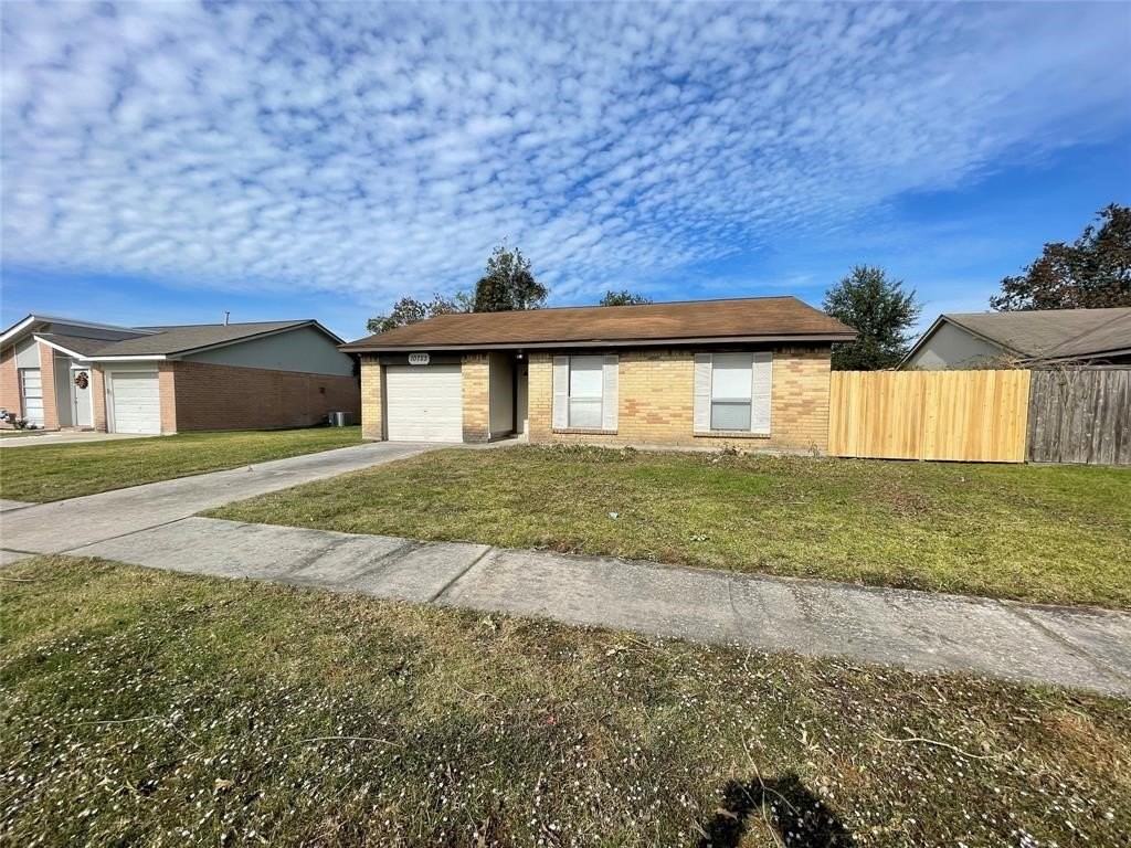 10723 Thorncliff Drive - Photo 2 of 18