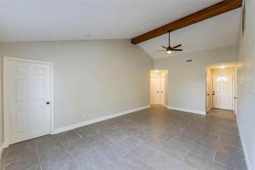 10723 Thorncliff Drive - Photo 4 of 18