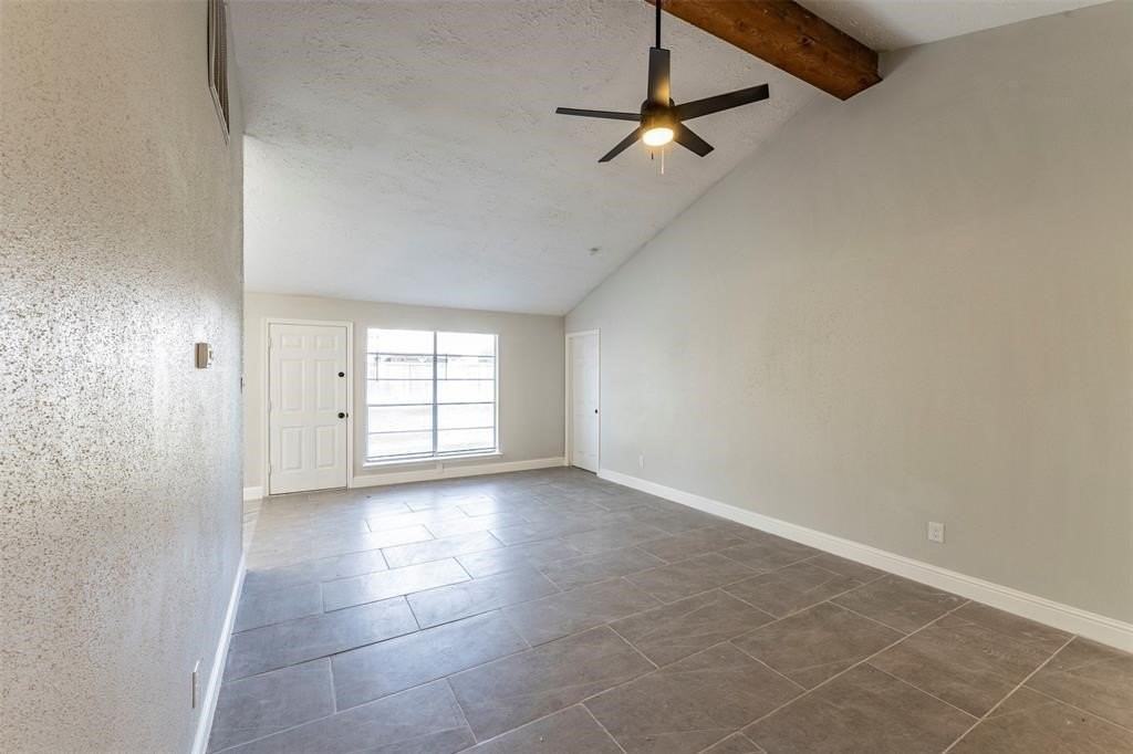 10723 Thorncliff Drive - Photo 5 of 18