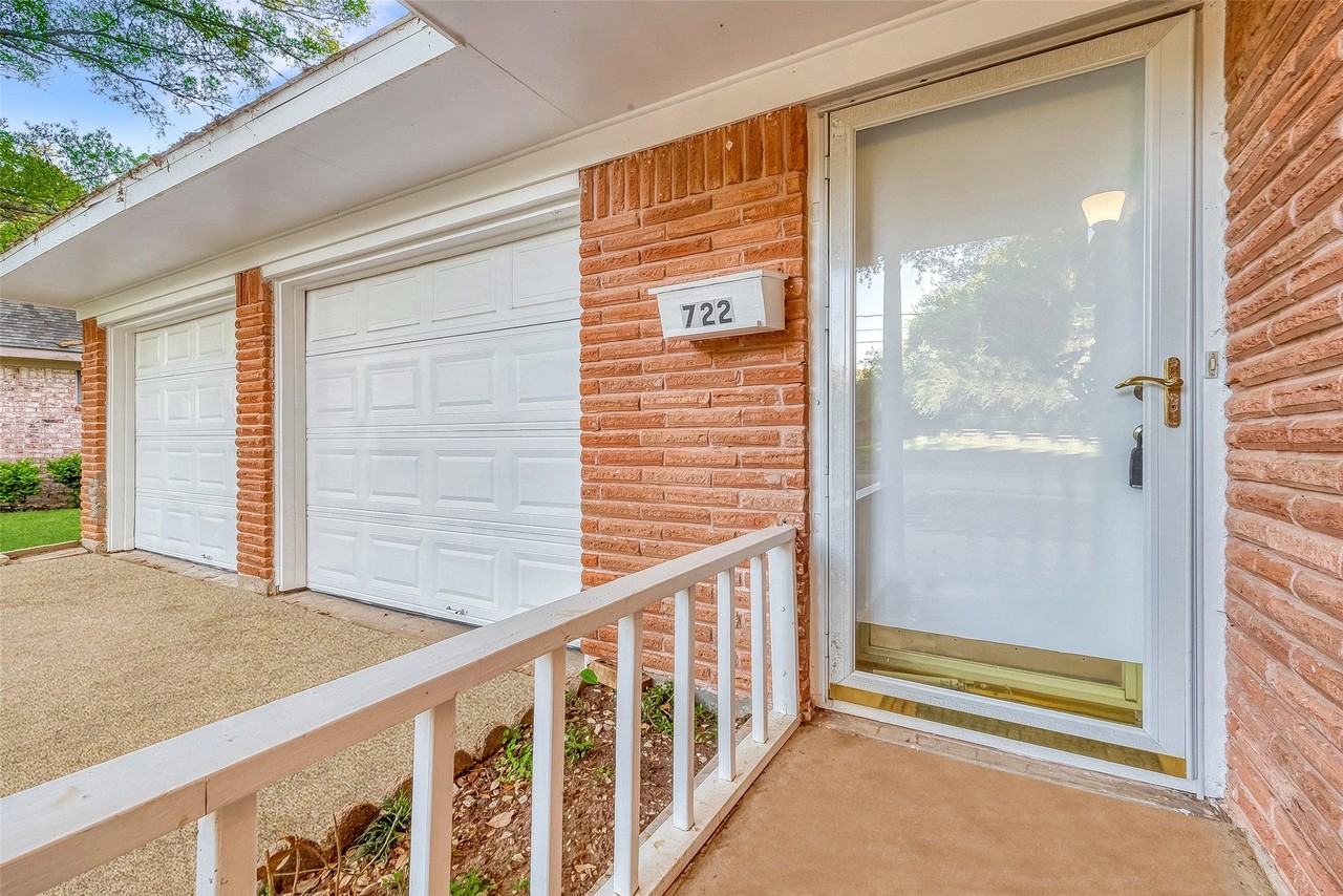 722 Venice St - Photo 2 of 37