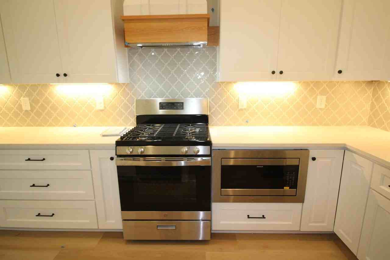 1028 Phelps West Rd - Photo 5 of 31