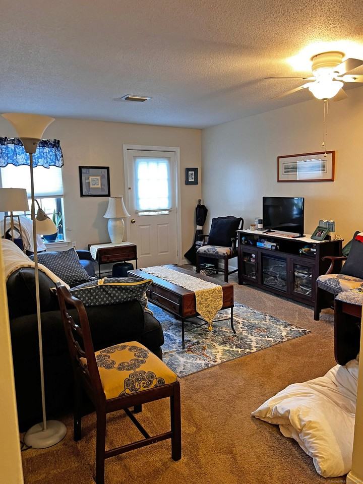 45 Highland St - Photo 3 of 20