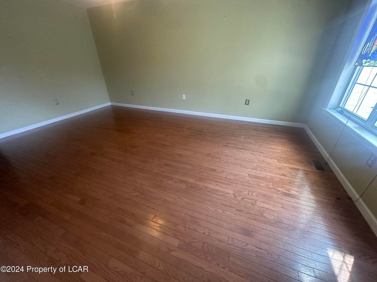 17 Kyra Way - Photo 3 of 24