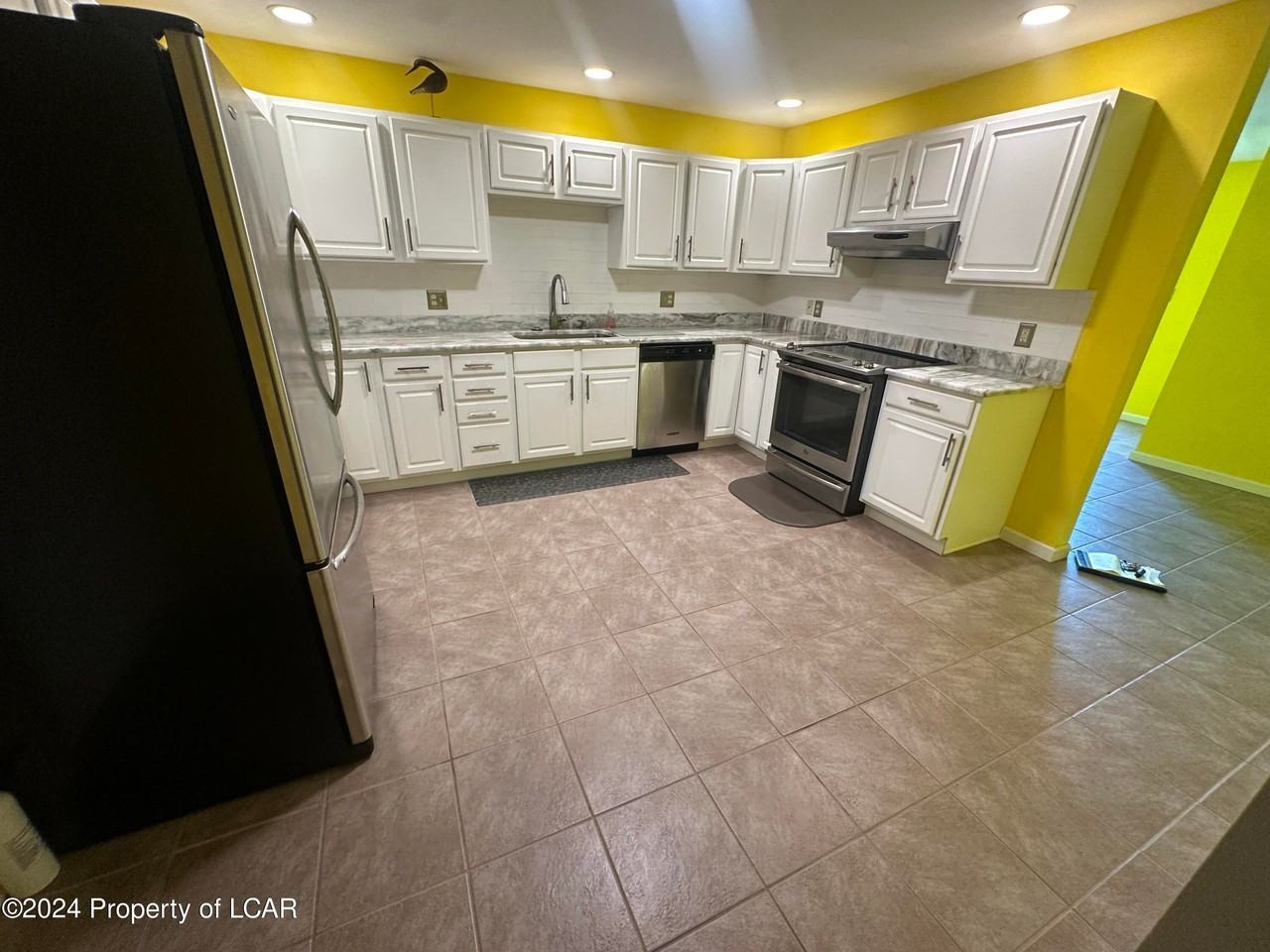 17 Kyra Way - Photo 4 of 24