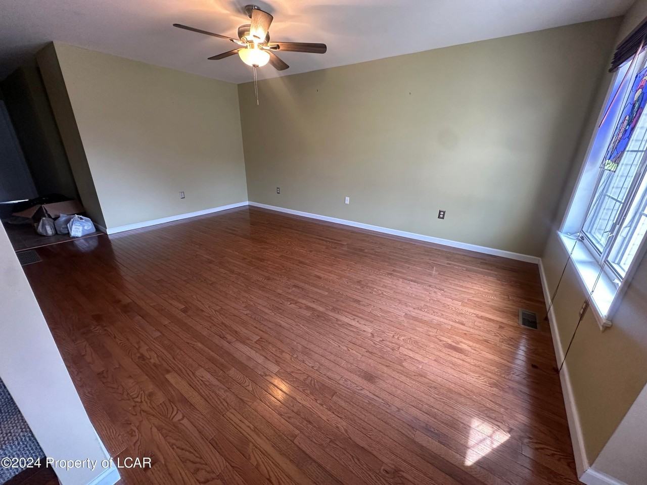 17 Kyra Way - Photo 5 of 24