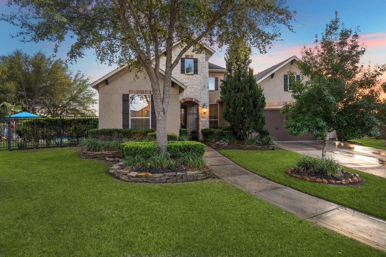 17823 Netherby Ln - Photo 2 of 32