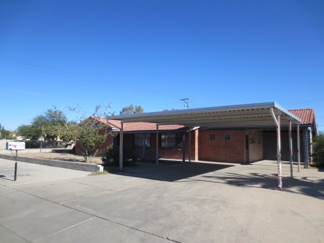 1128 N Coolidge Ave - Photo 2 of 42