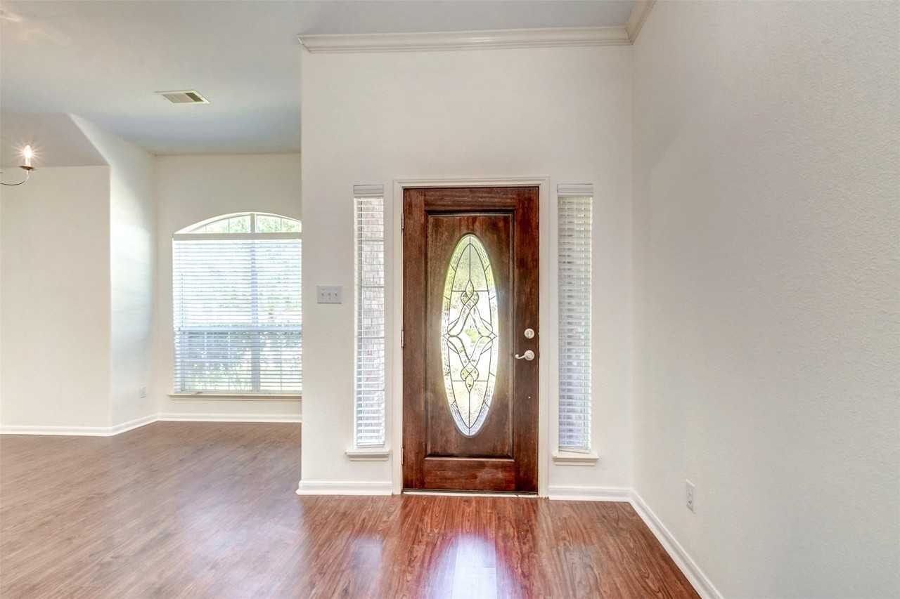 7302 Valentine Ln - Photo 2 of 20