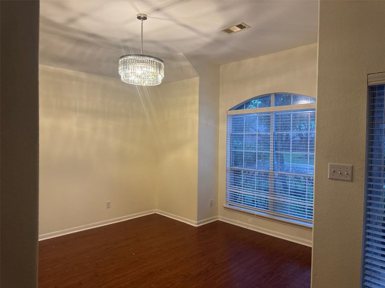 7302 Valentine Ln - Photo 3 of 20