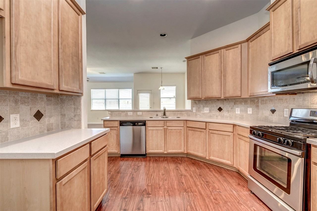 7302 Valentine Ln - Photo 5 of 20