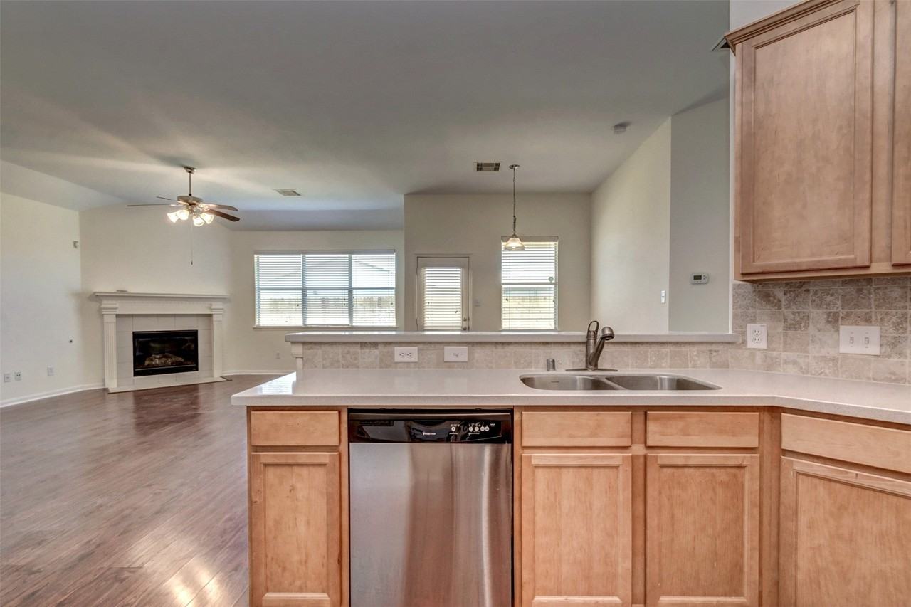 7302 Valentine Ln - Photo 6 of 20