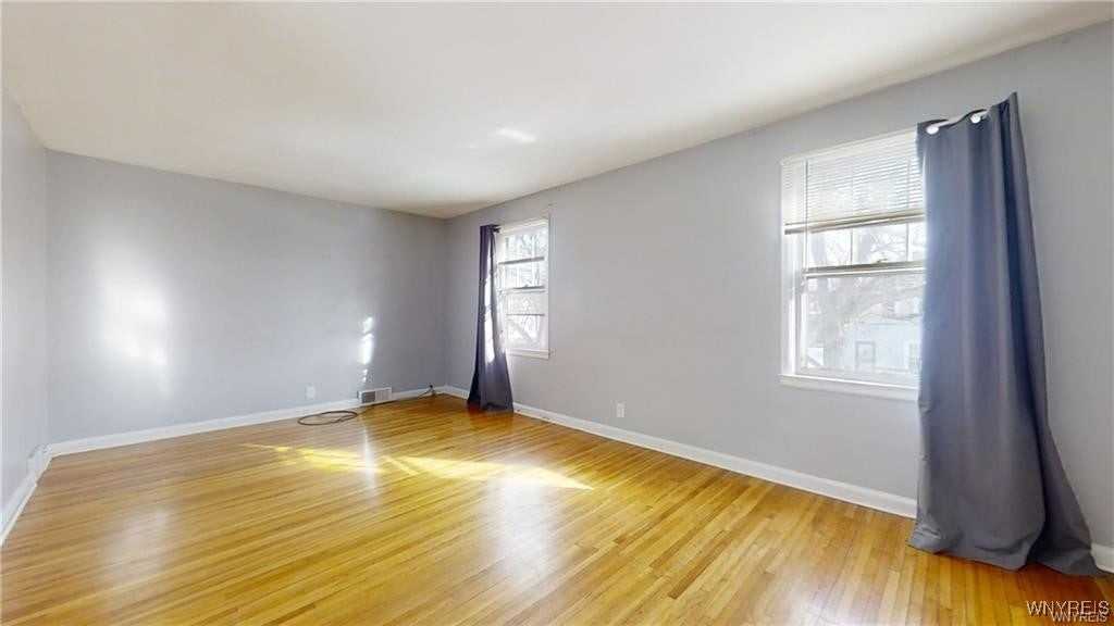 68 Harriet Ave - Photo 2 of 13