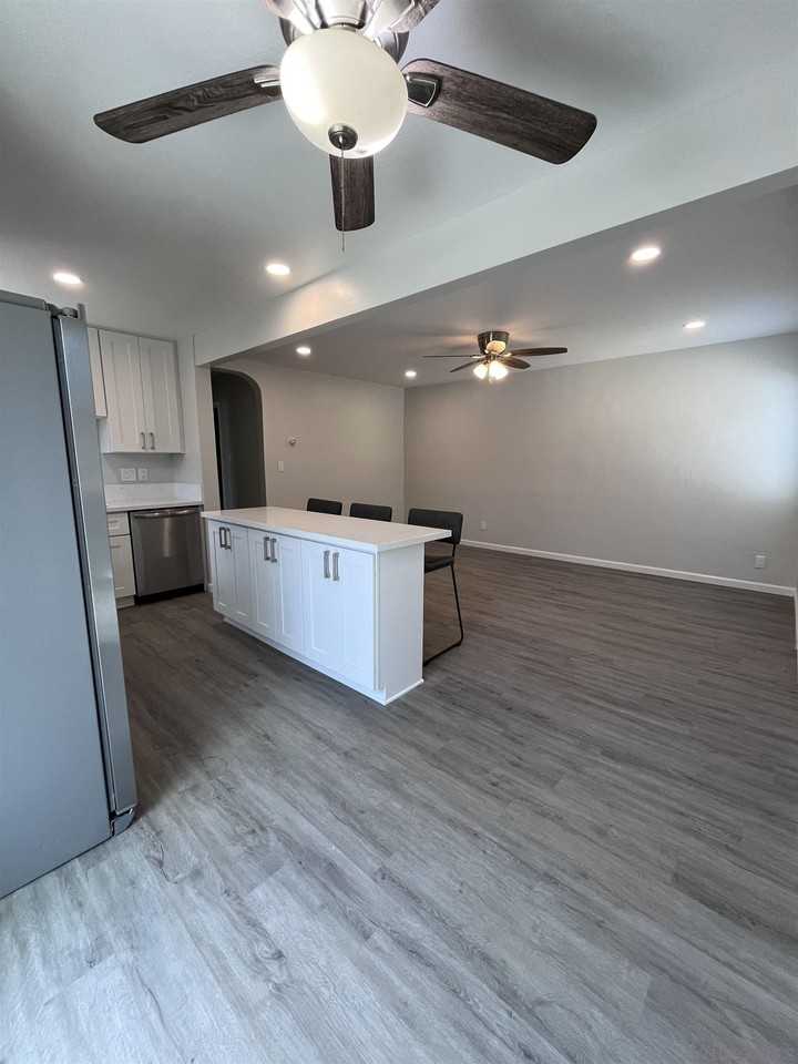 1057 Sumner Ave - Photo 3 of 17