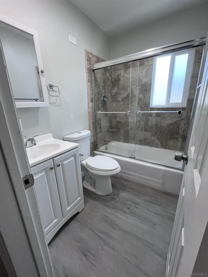 1057 Sumner Ave - Photo 6 of 17