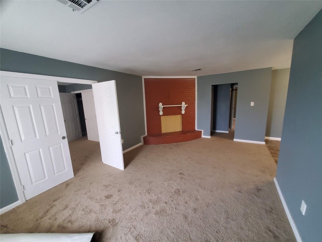 11627 Fleming Dr - Photo 2 of 15