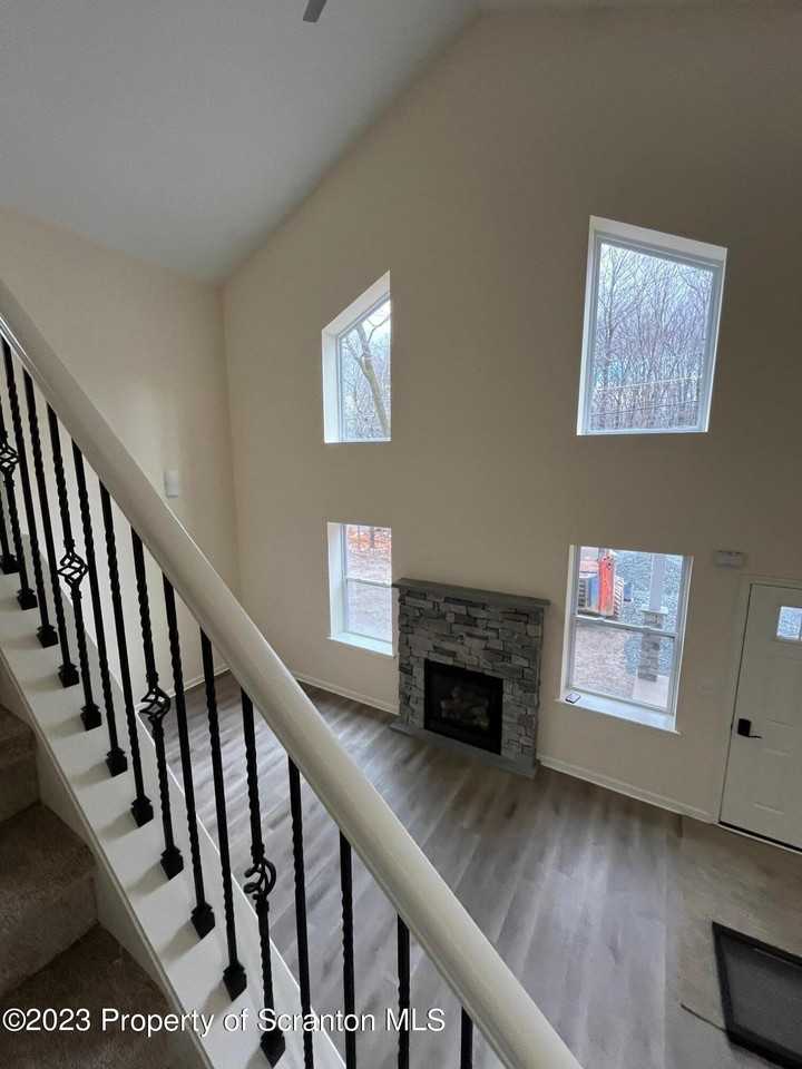 1073 Westside Dr - Photo 3 of 41