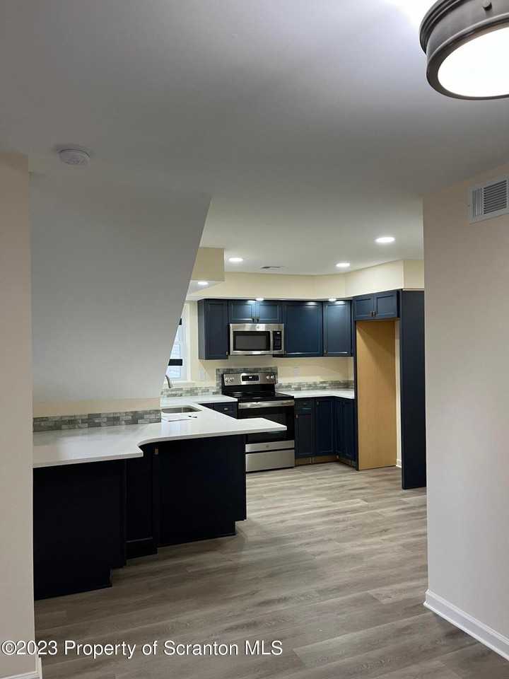 1073 Westside Dr - Photo 7 of 41