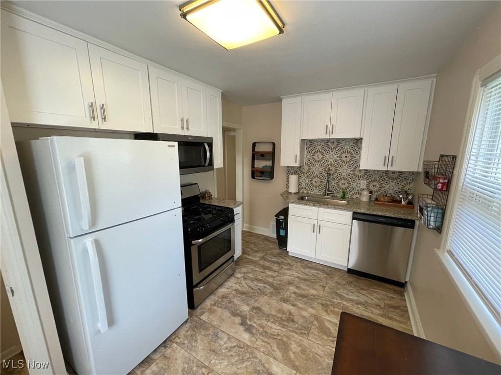 1539 Winchester Rd - Photo 2 of 26