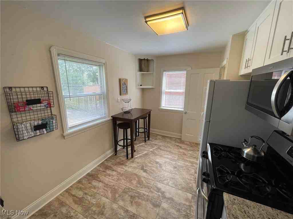 1539 Winchester Rd - Photo 3 of 26