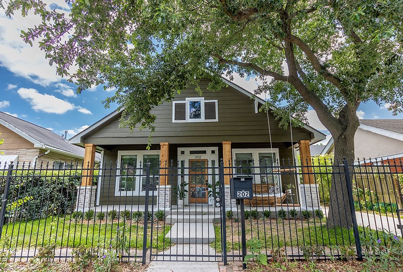 202 Walton St - Photo 3 of 21