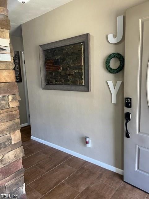 548 Crosby Rd - Photo 2 of 24