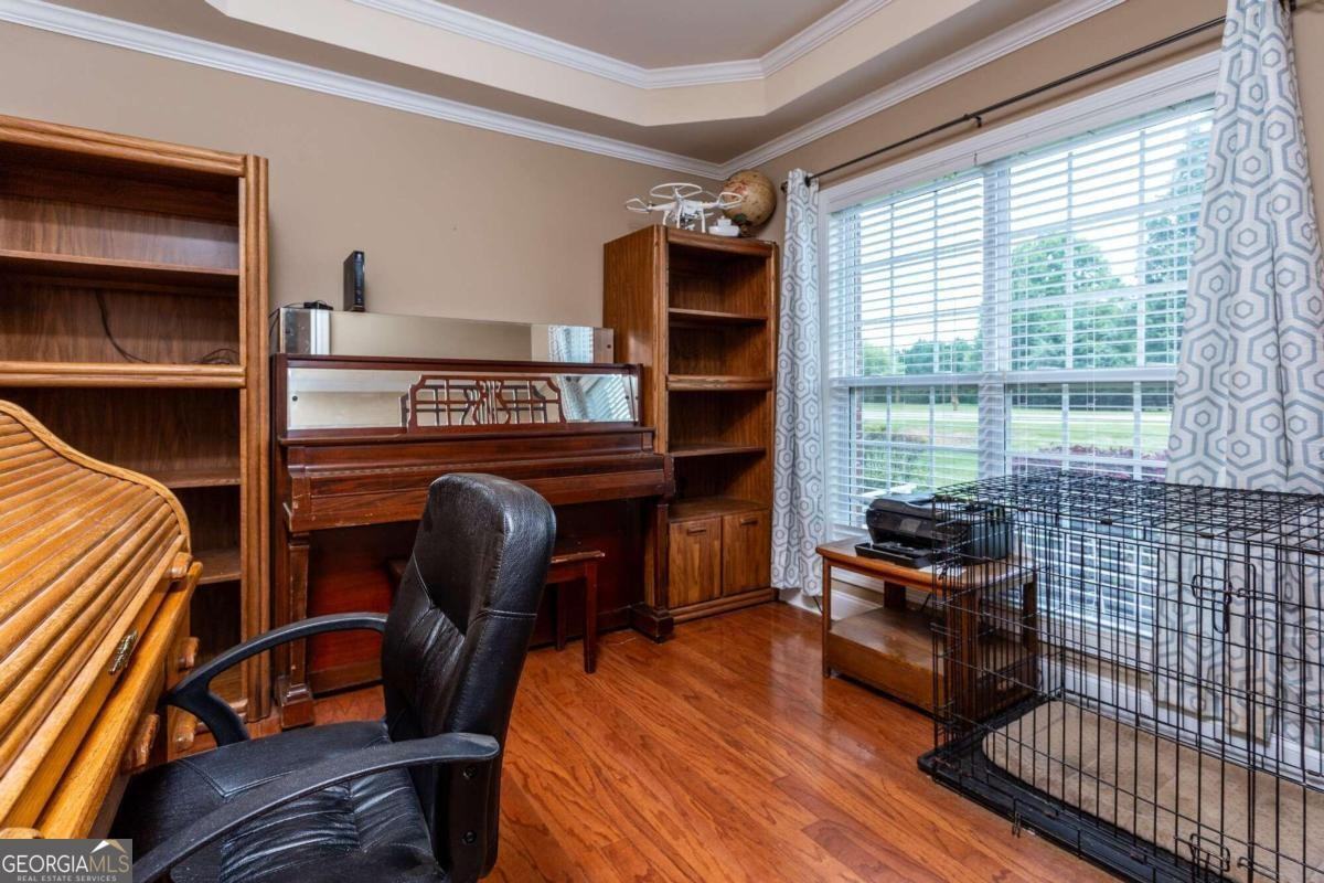 1081 Ruby Way - Photo 6 of 28