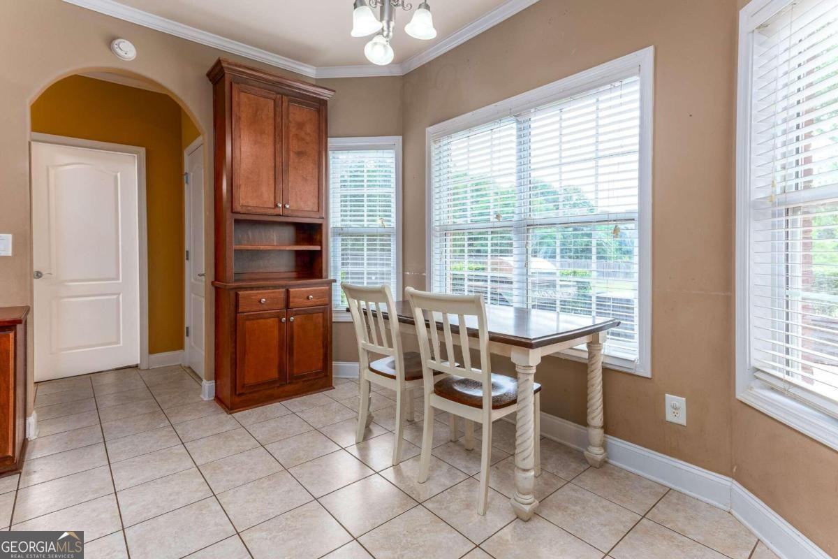 1081 Ruby Way - Photo 7 of 28