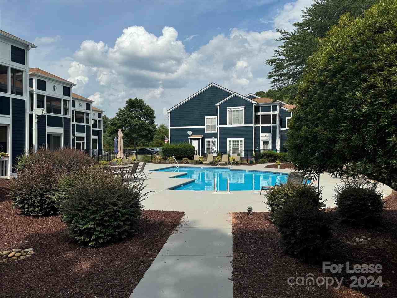 17542 Tuscany Ln - Photo 2 of 35