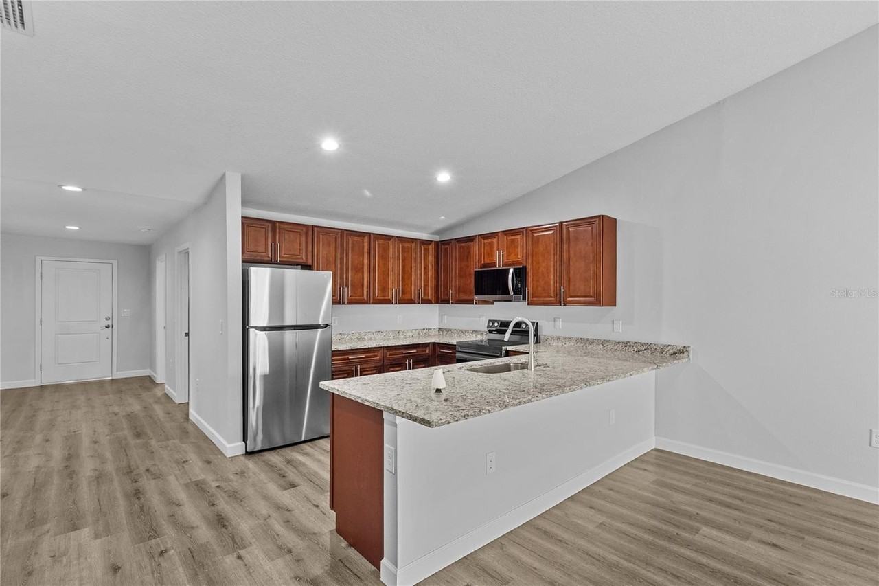 10428 Port Everglades St - Photo 2 of 50