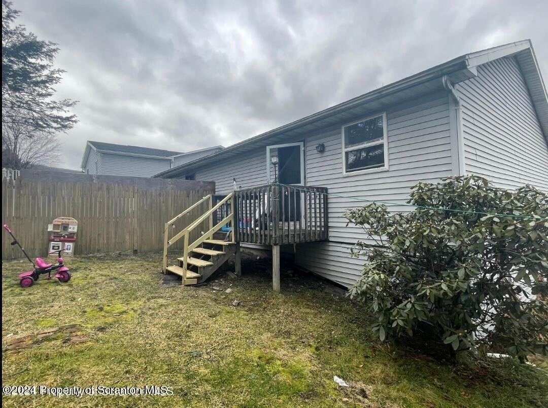 1204 Mowry St - Photo 2 of 8