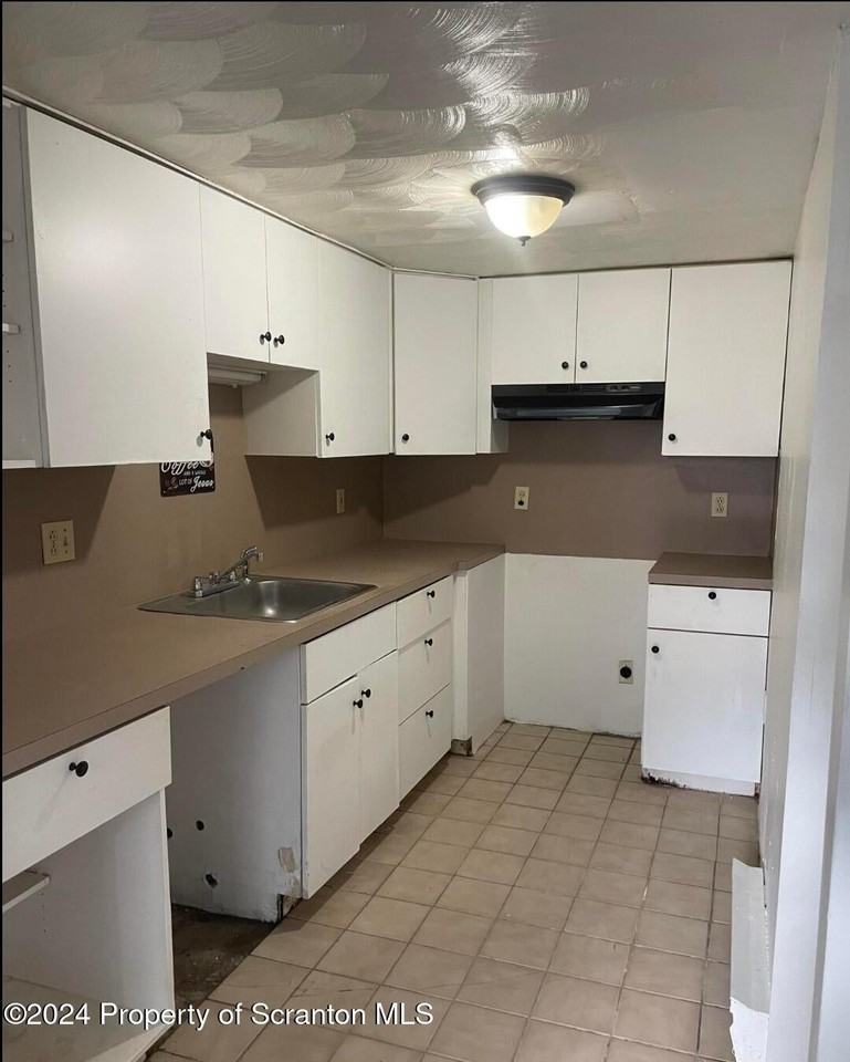 1204 Mowry St - Photo 3 of 8