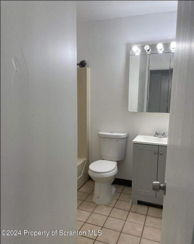 1204 Mowry St - Photo 6 of 8