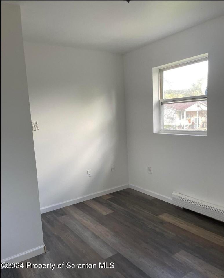 1204 Mowry St - Photo 7 of 8