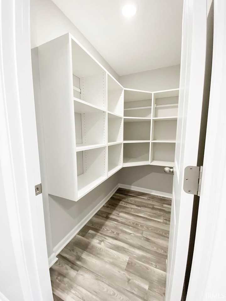 3599 Canal Square Dr - Photo 5 of 18