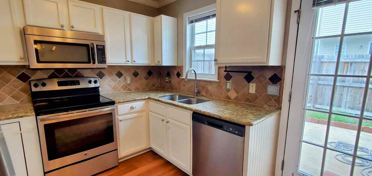 2215 Turtle Point Dr - Photo 7 of 21