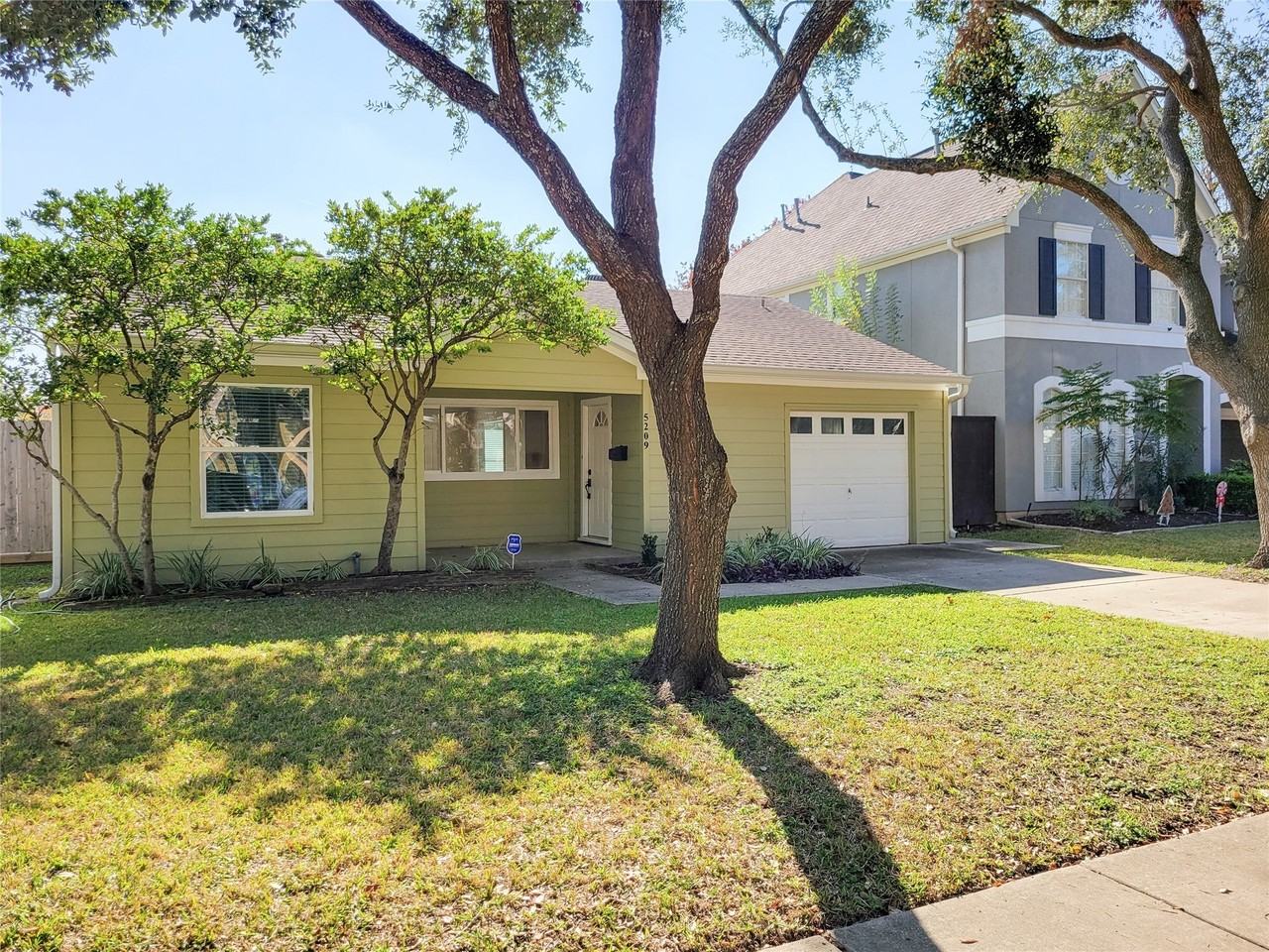 5209 Beech St - Photo 2 of 23