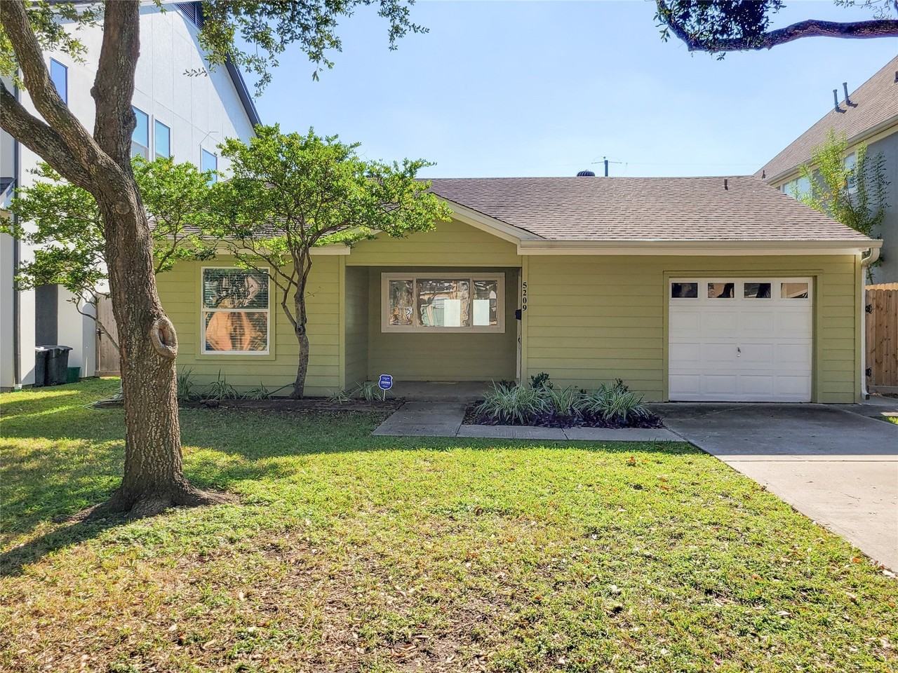 5209 Beech St - Photo 3 of 23