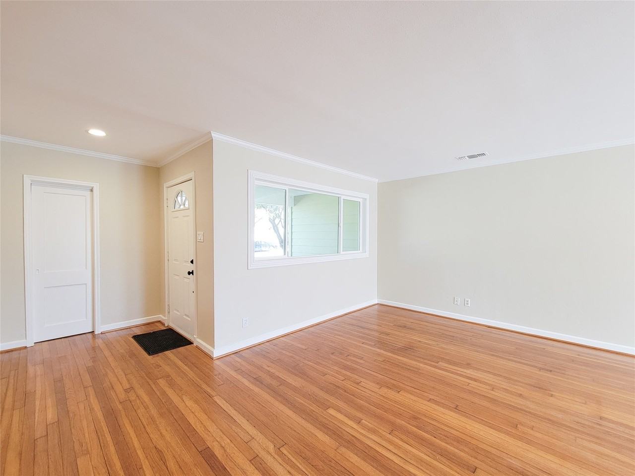 5209 Beech St - Photo 4 of 23